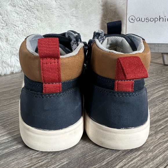 Cat & Jack Anthony Casual Mid Top sneaker. Size 1 - Picture 7 of 9